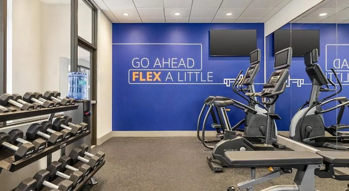Holiday Inn Express Indianapolis W - Airport Area by IHG SPORTS_AND_LEISURE