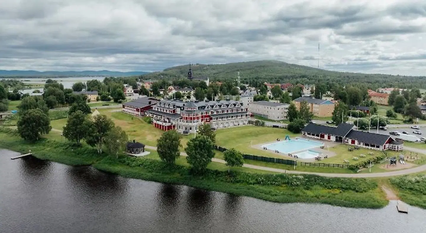 Grand Arctic Hotel Garten