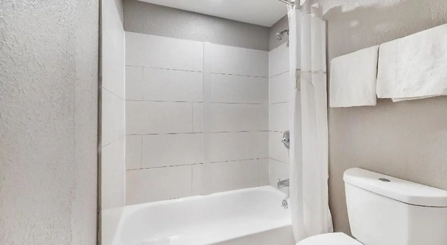 Motel 6 Norfolk, VA Badezimmer