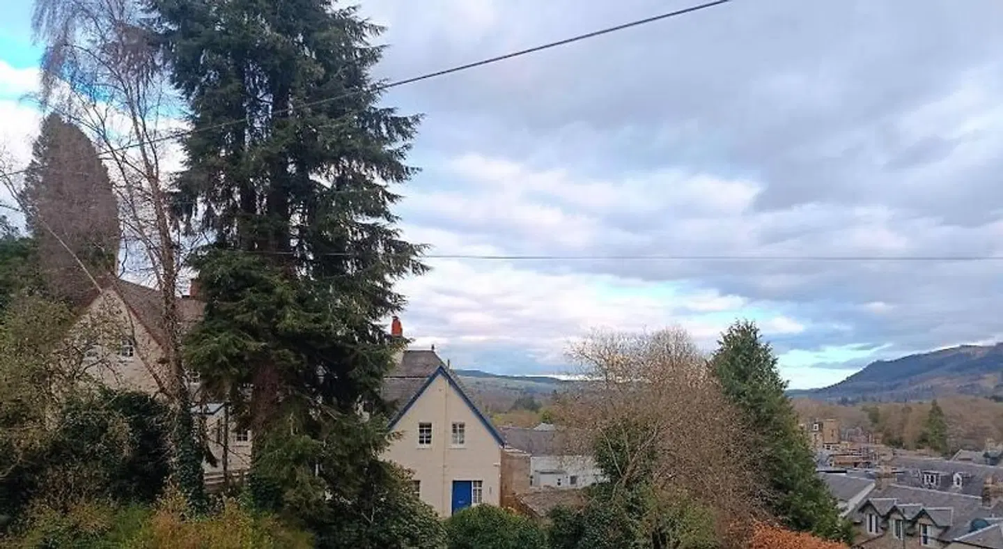 Tigh Na Cloich Hotel EXTERIOR
