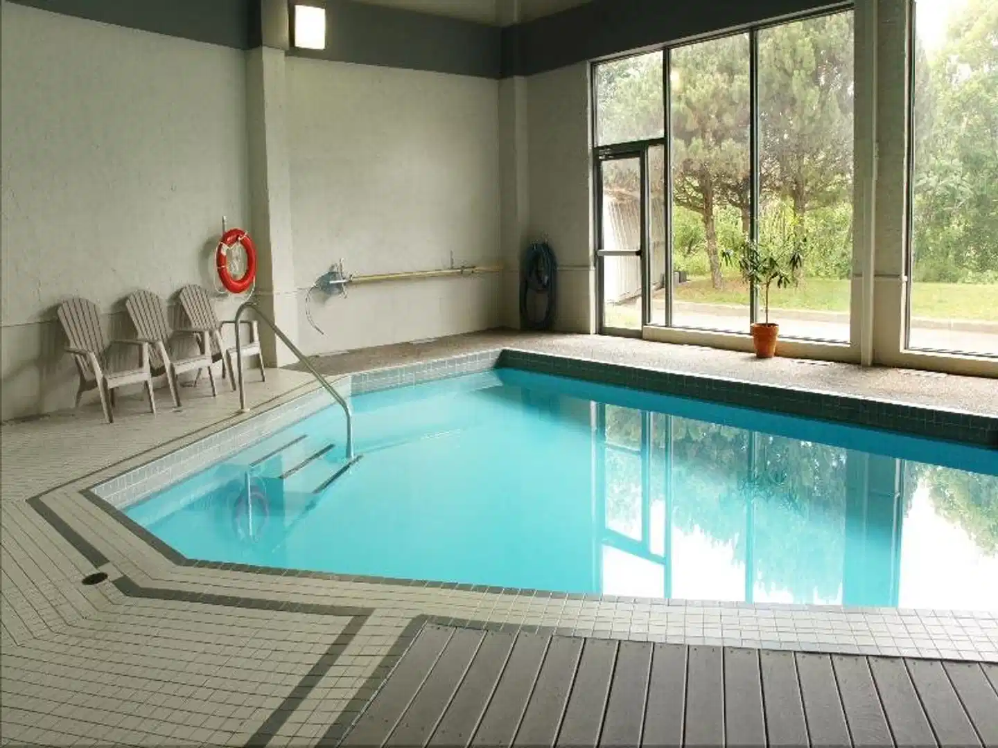 Travelodge Ottawa East Pool