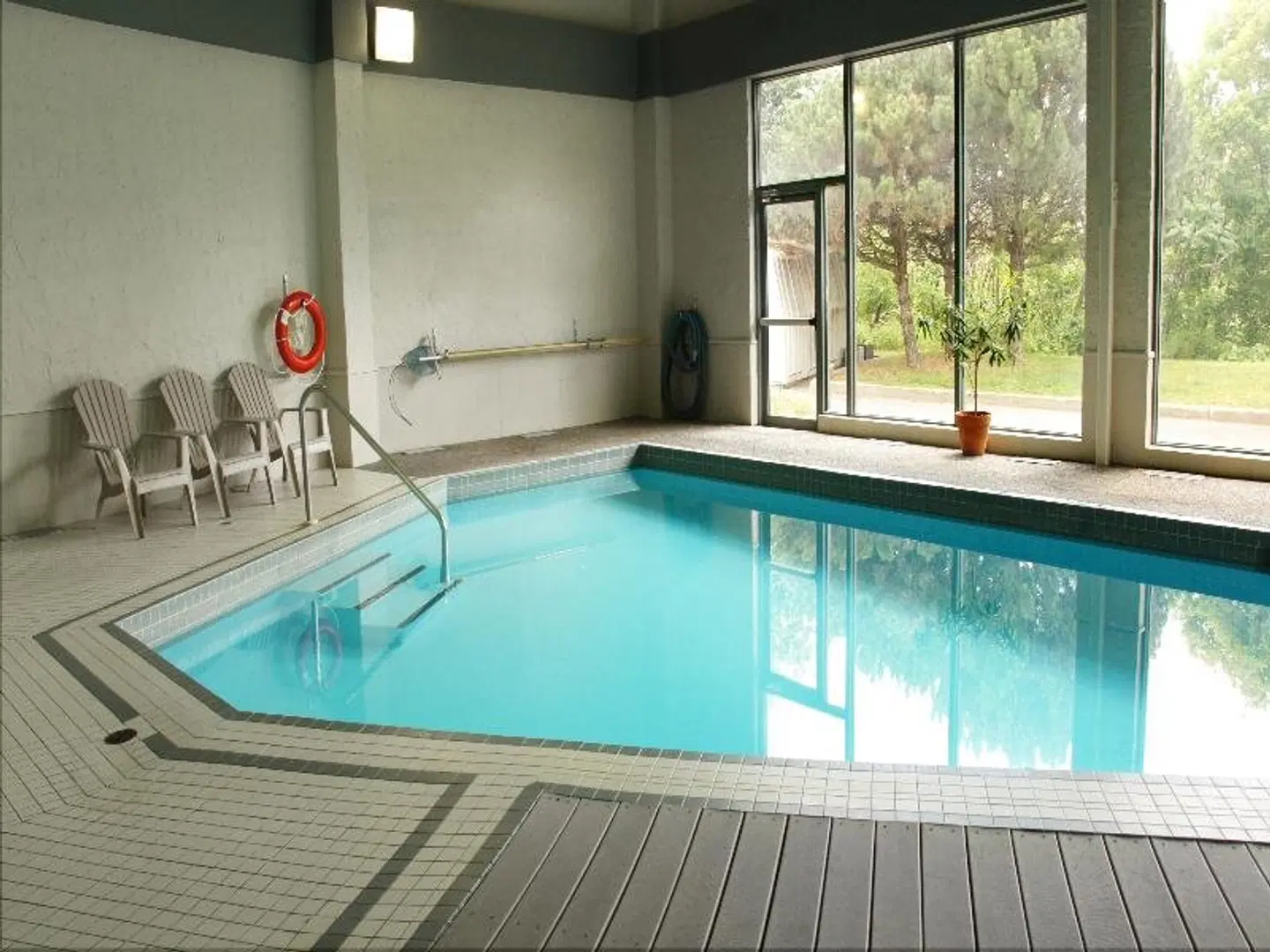 Travelodge Ottawa East OUTDOOR_POOL