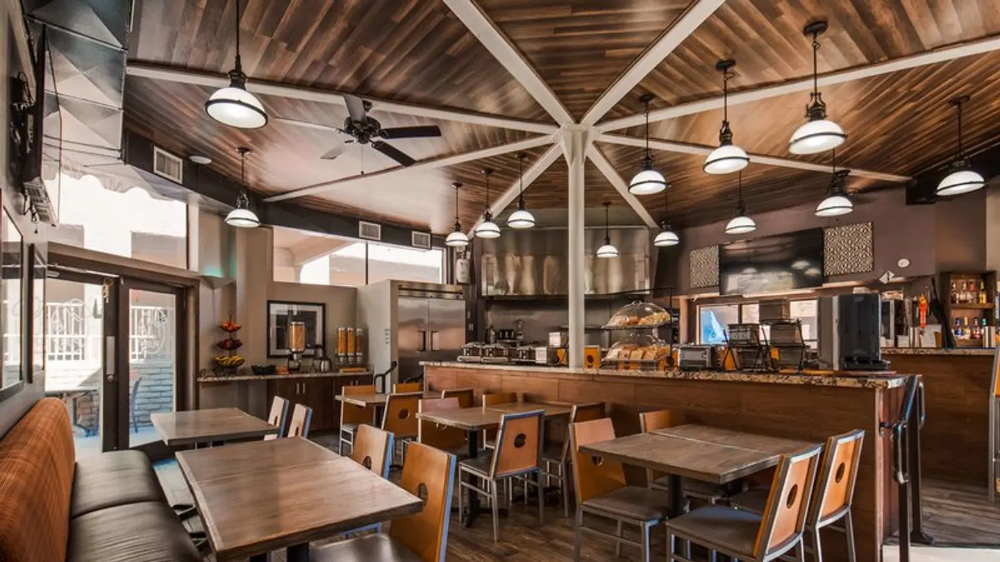 Best Western InnSuites Yuma Mall Hotel & Suites Bar