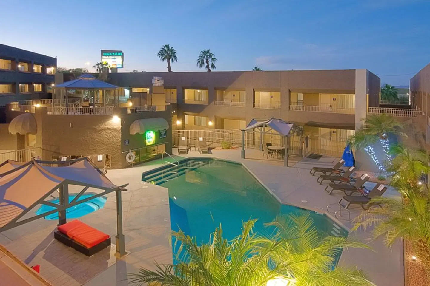 Best Western InnSuites Yuma Mall Hotel & Suites OUTDOOR_POOL