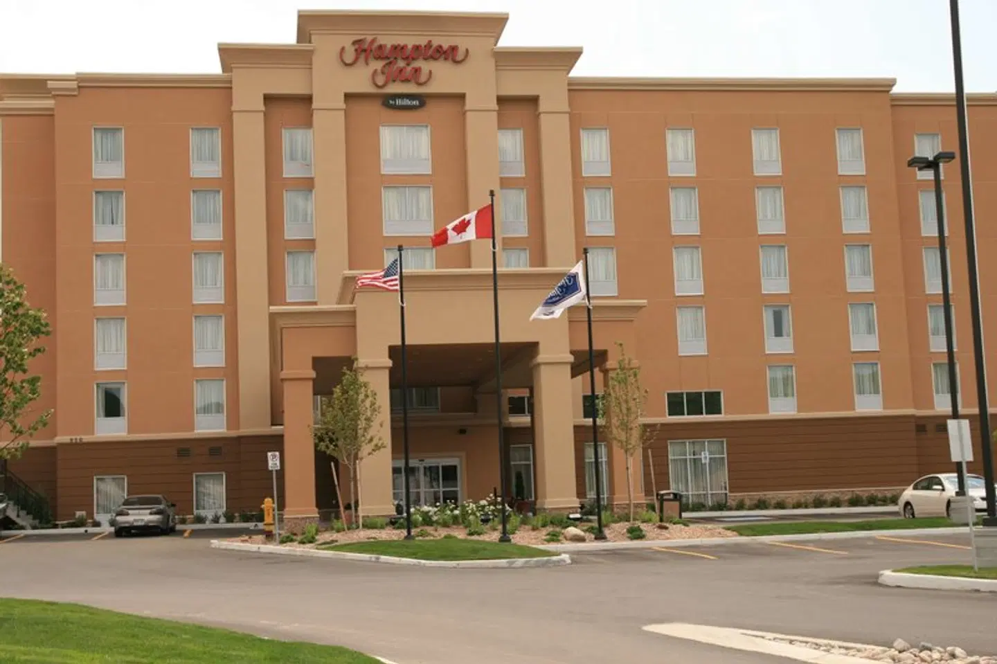 Hampton Inn by Hilton North Bay EXTERIOR