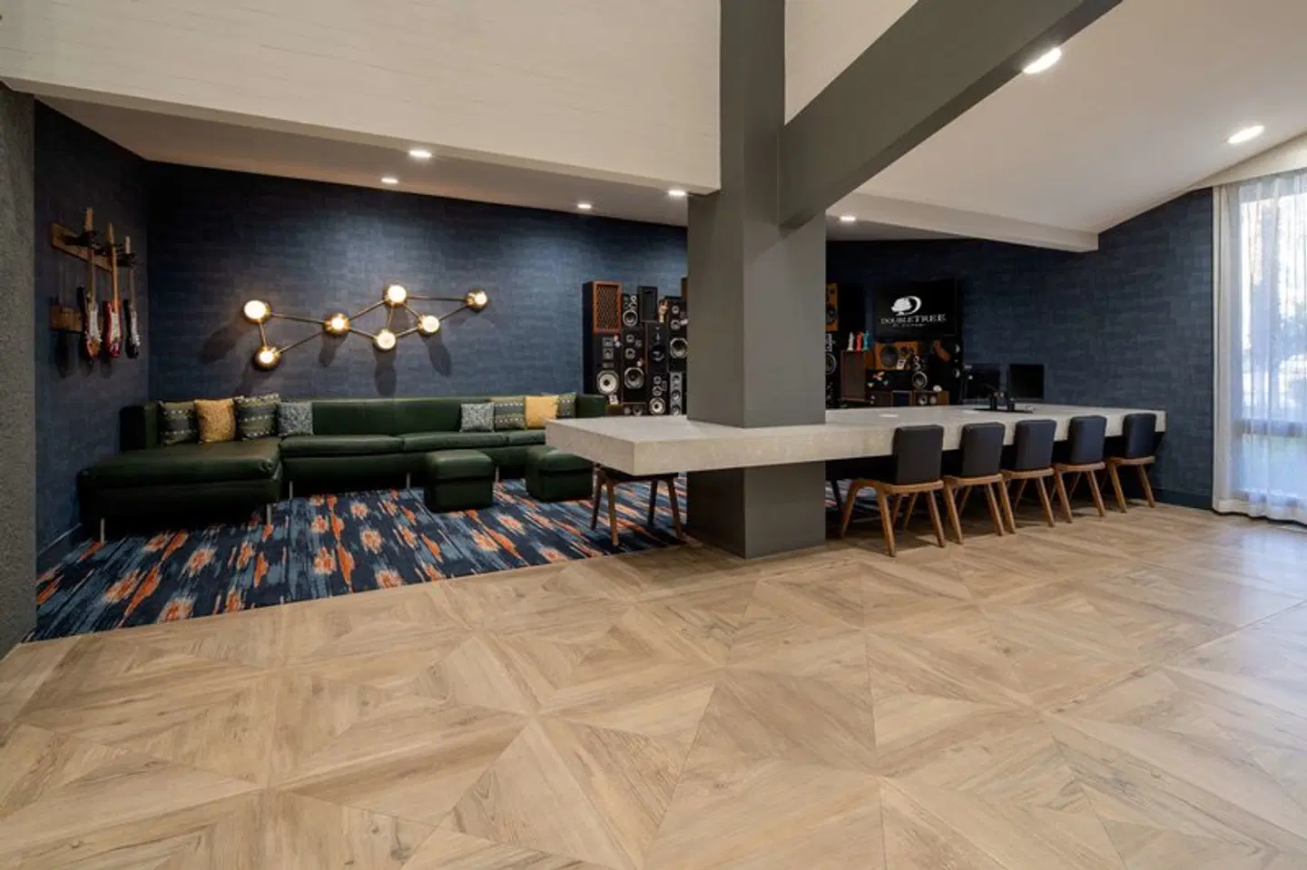 DoubleTree by Hilton Bakersfield LOUNGE_LOBBY