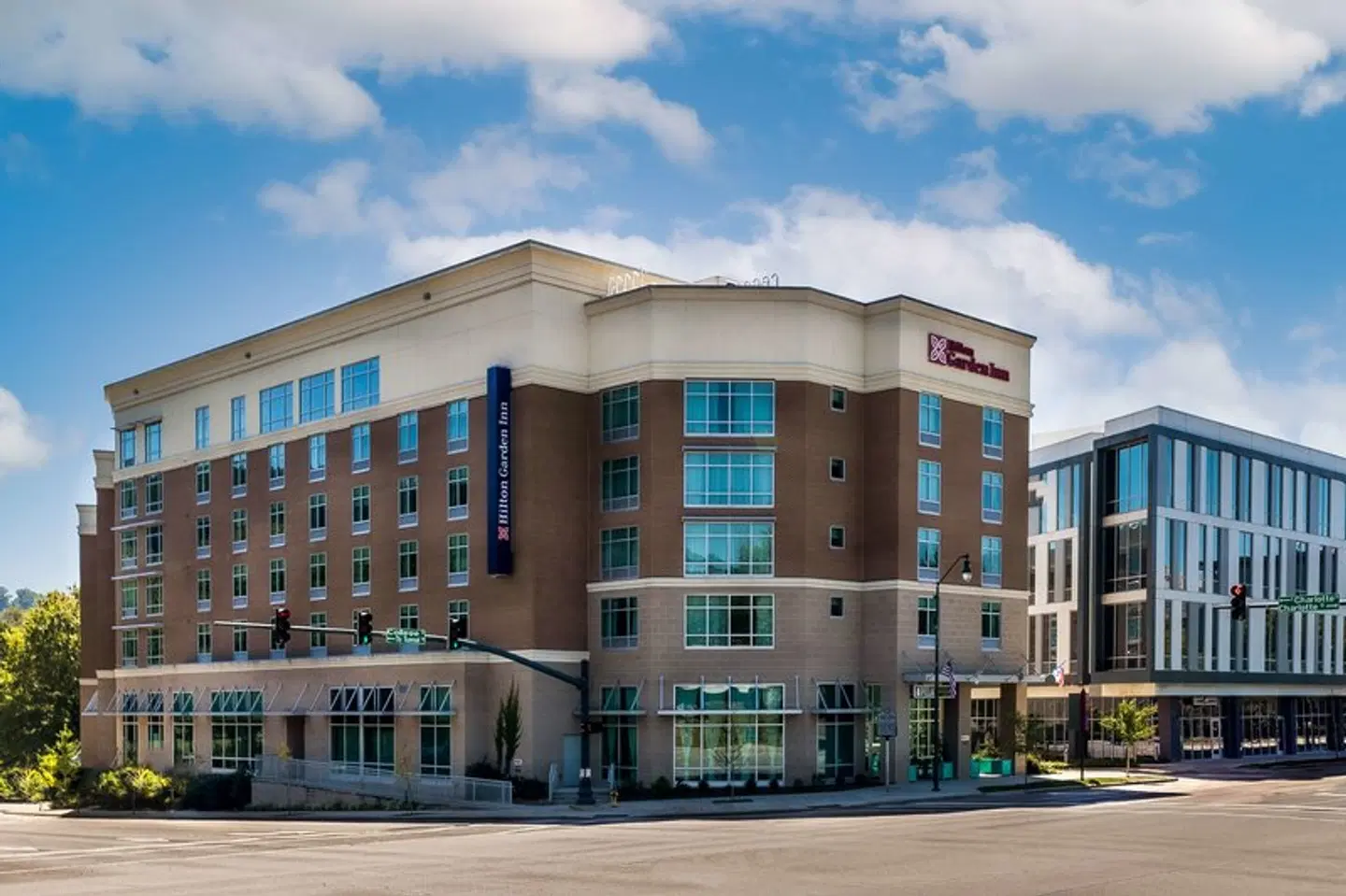 Hilton Garden Inn  Asheville Downtown EXTERIOR
