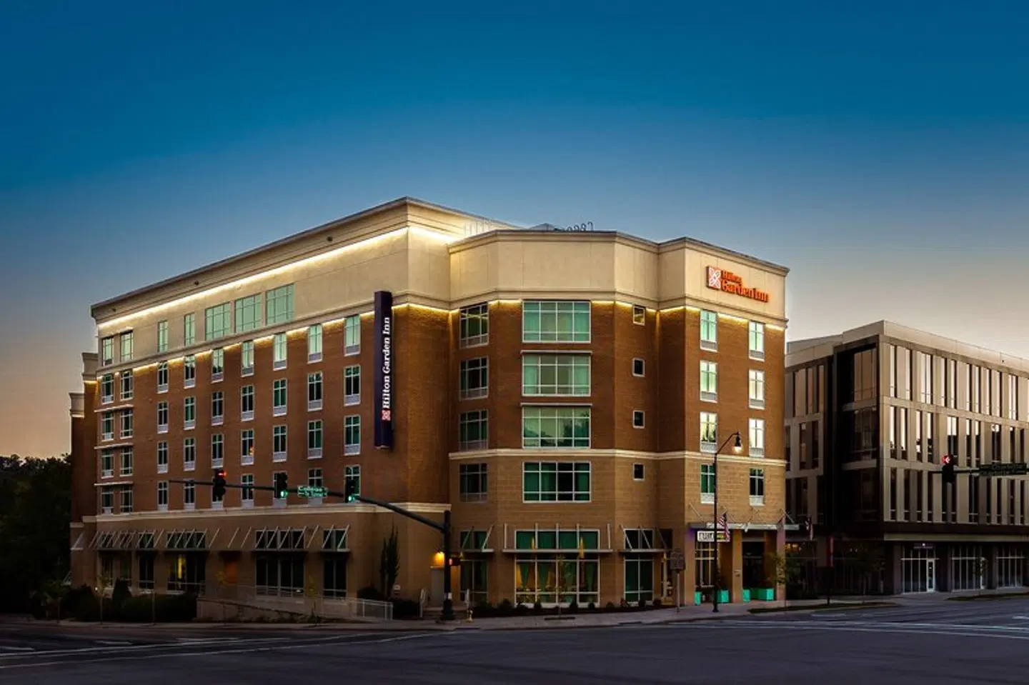 Hilton Garden Inn  Asheville Downtown EXTERIOR
