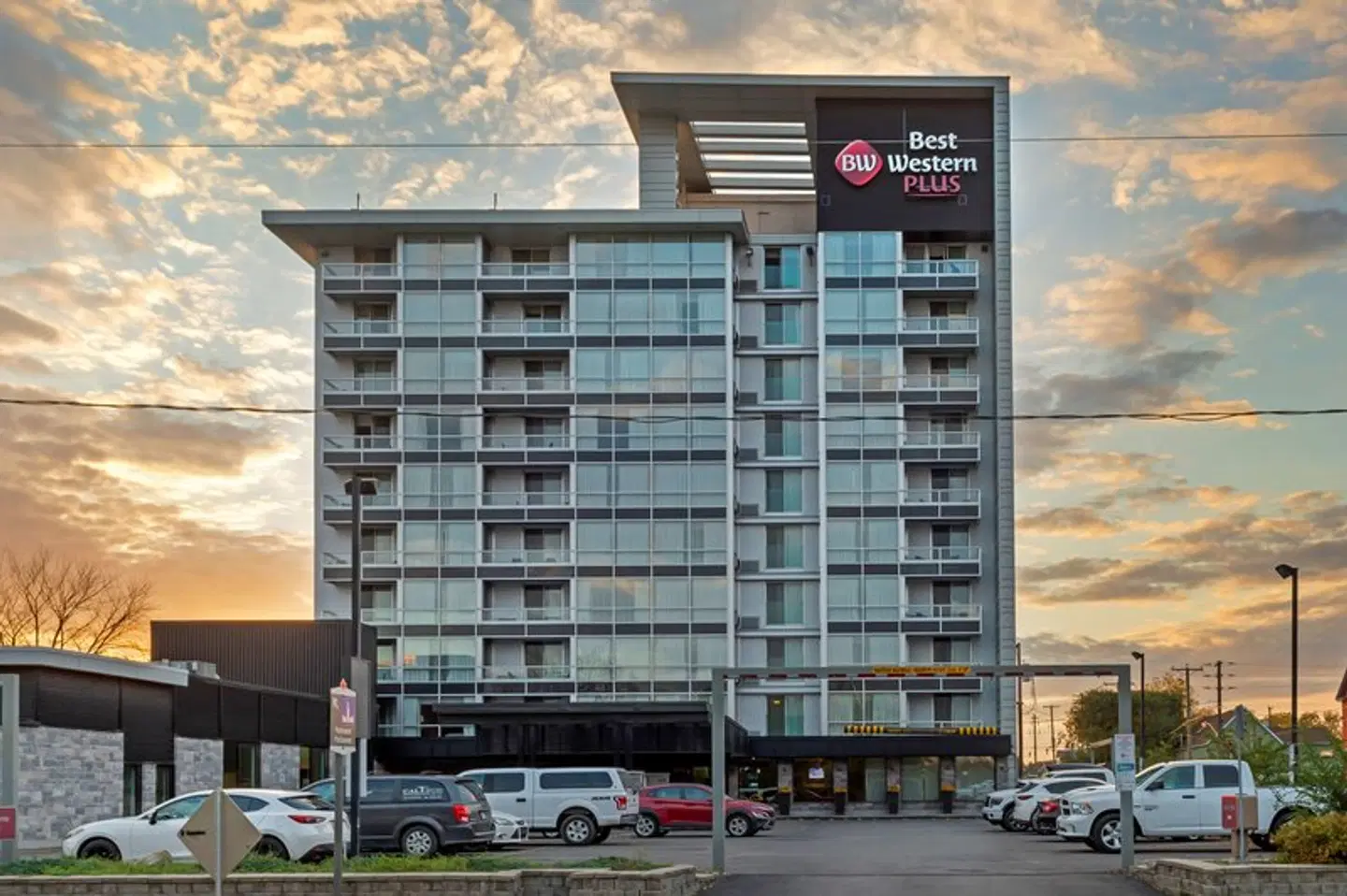 Best Western Plus Gatineau-Ottawa Downtown EXTERIOR