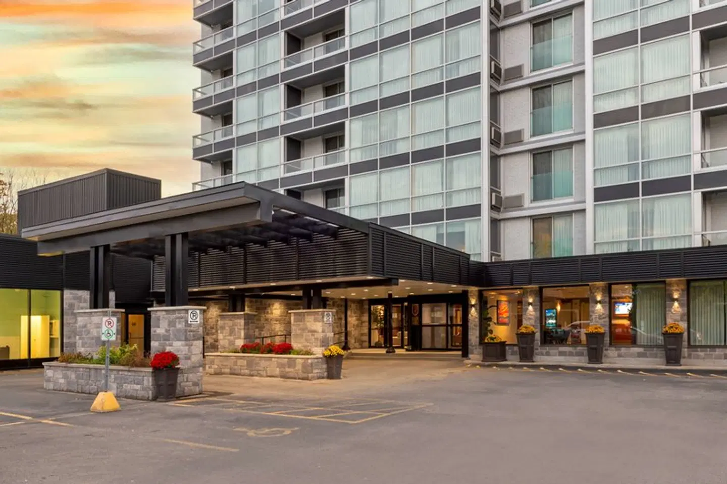 Best Western Plus Gatineau-Ottawa Downtown EXTERIOR