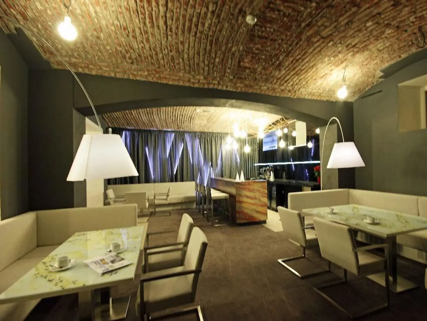 Pure White LOUNGE_LOBBY