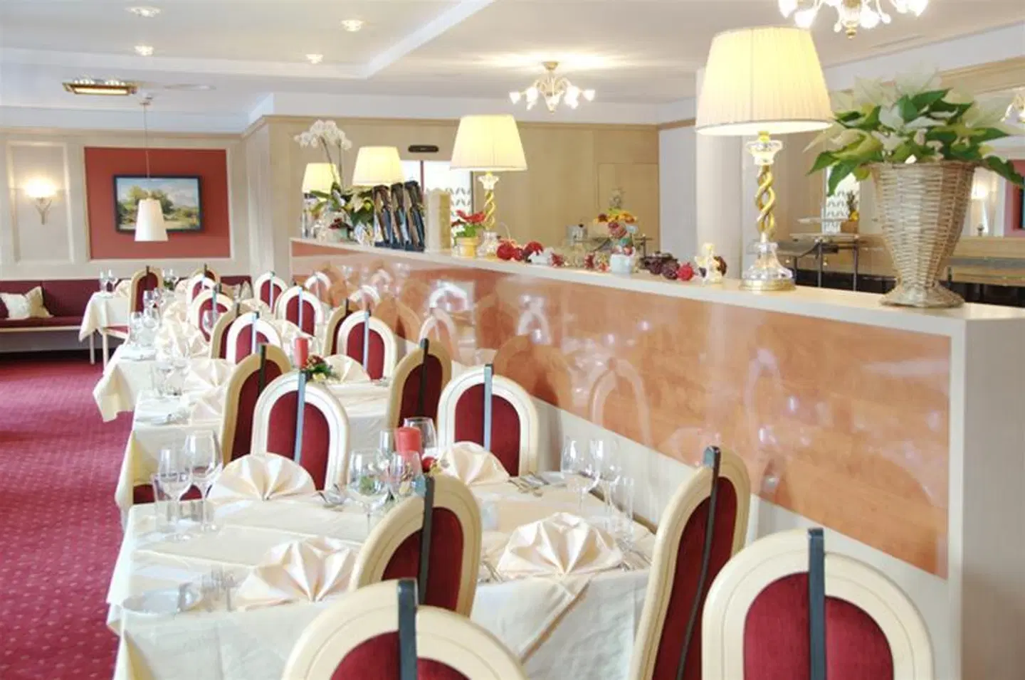 Amadeus-Micheluzzi Restaurant