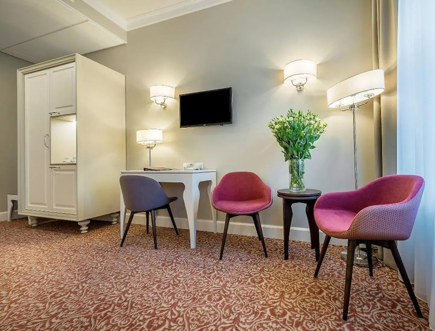 Ratonda ROOM_EXAMPLE