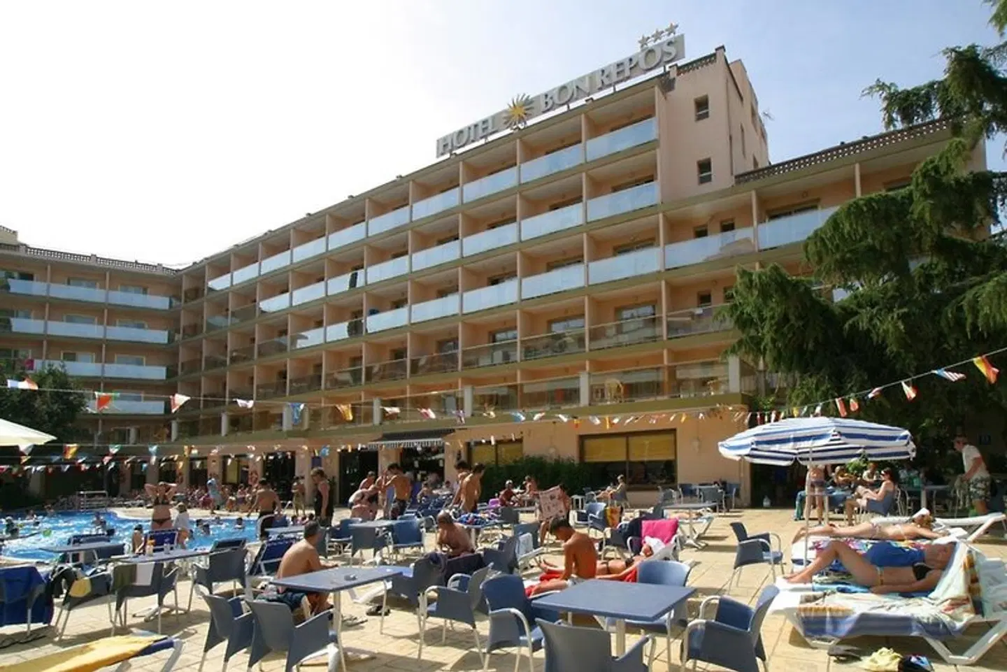 Hotel Bon Repos Terrasse