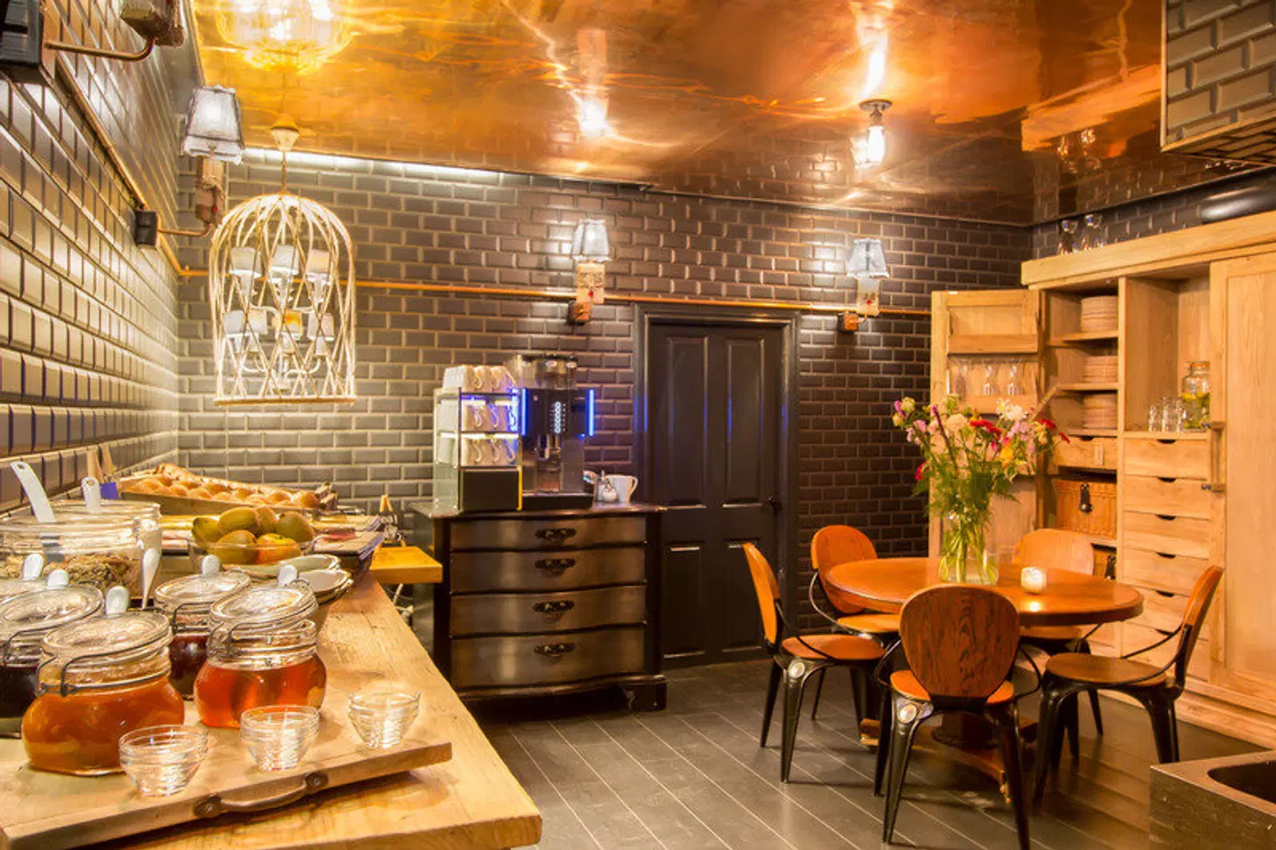 Max Brown Hotel Canal District Restaurant