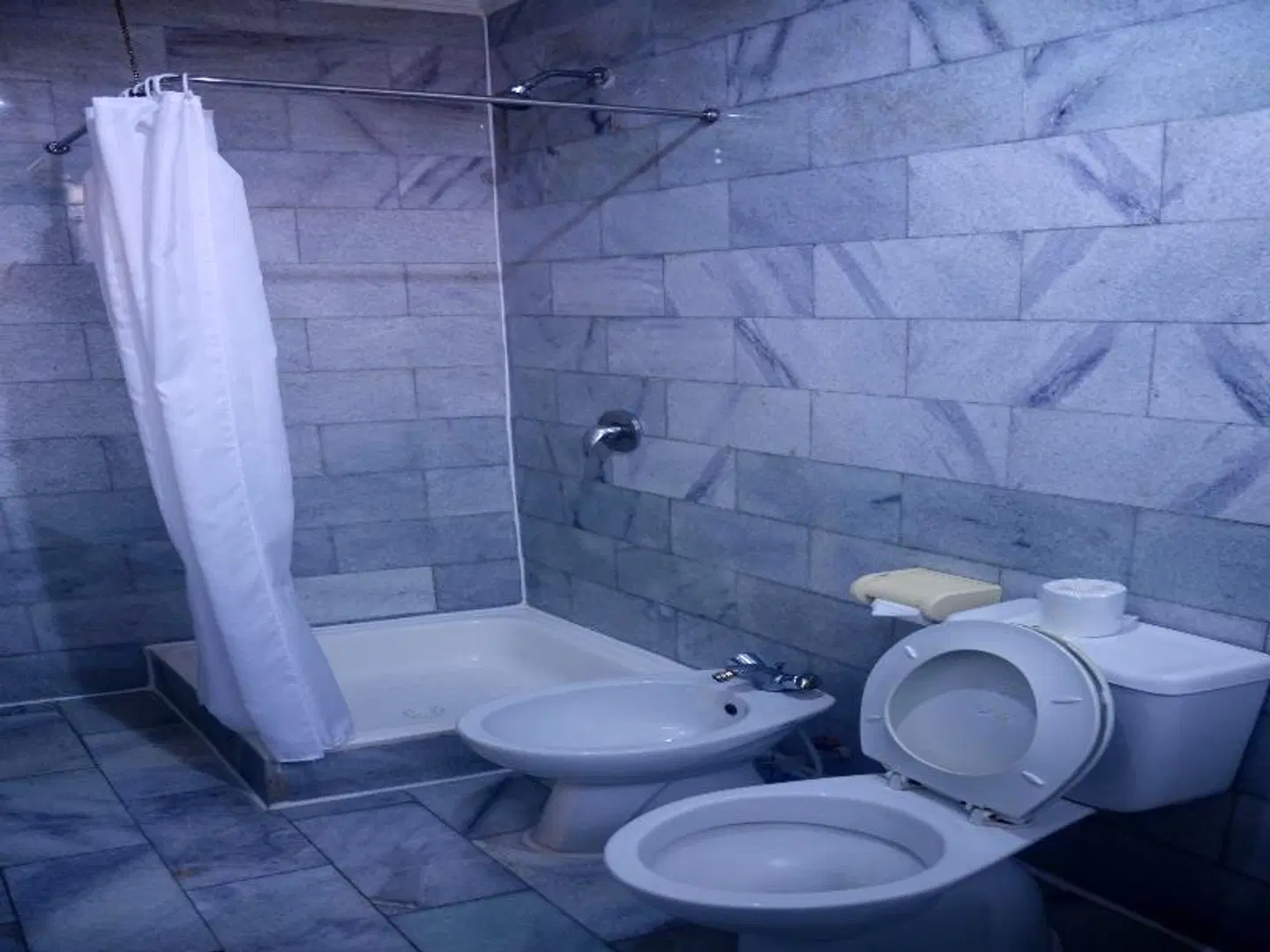 Melasti Beach Bungalows Badezimmer