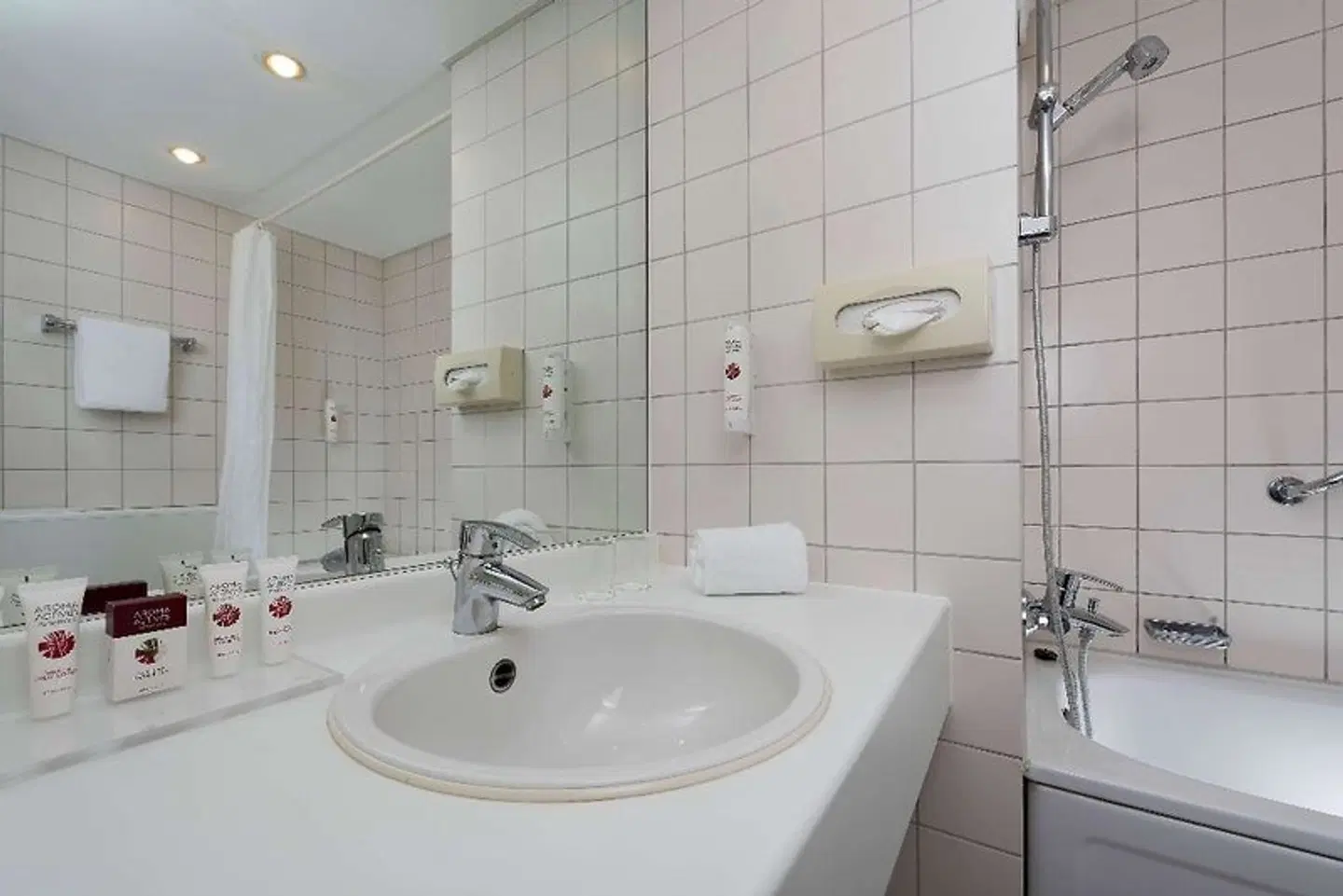 Ramada by Wyndham Flensburg Badezimmer