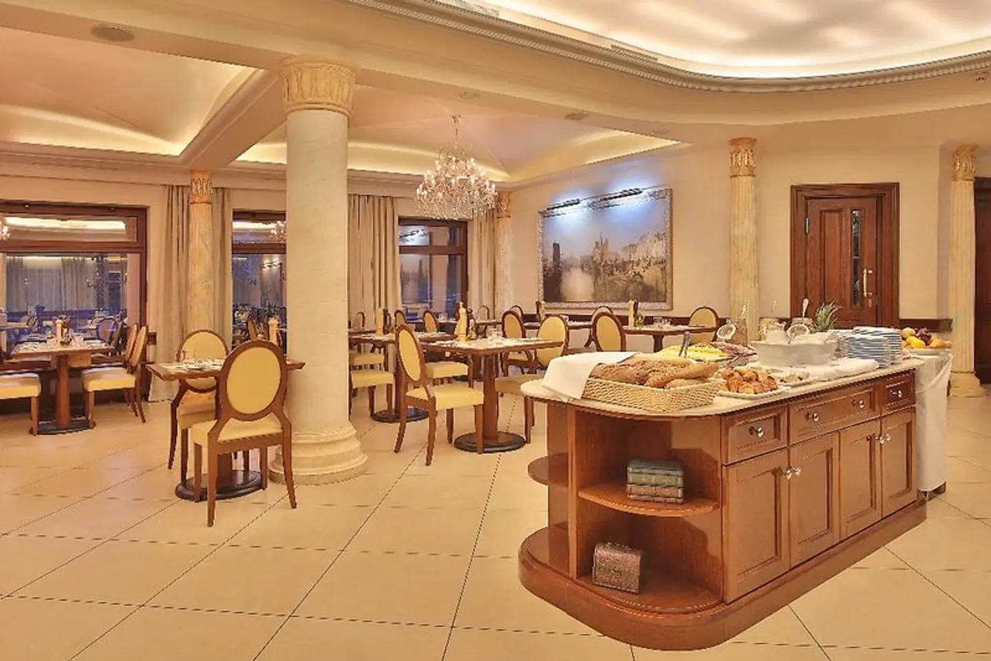 Luxury Wellness Resort Retro Riverside Restaurant
