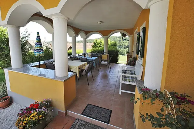 Weingut Rohrbacher LOUNGE_LOBBY