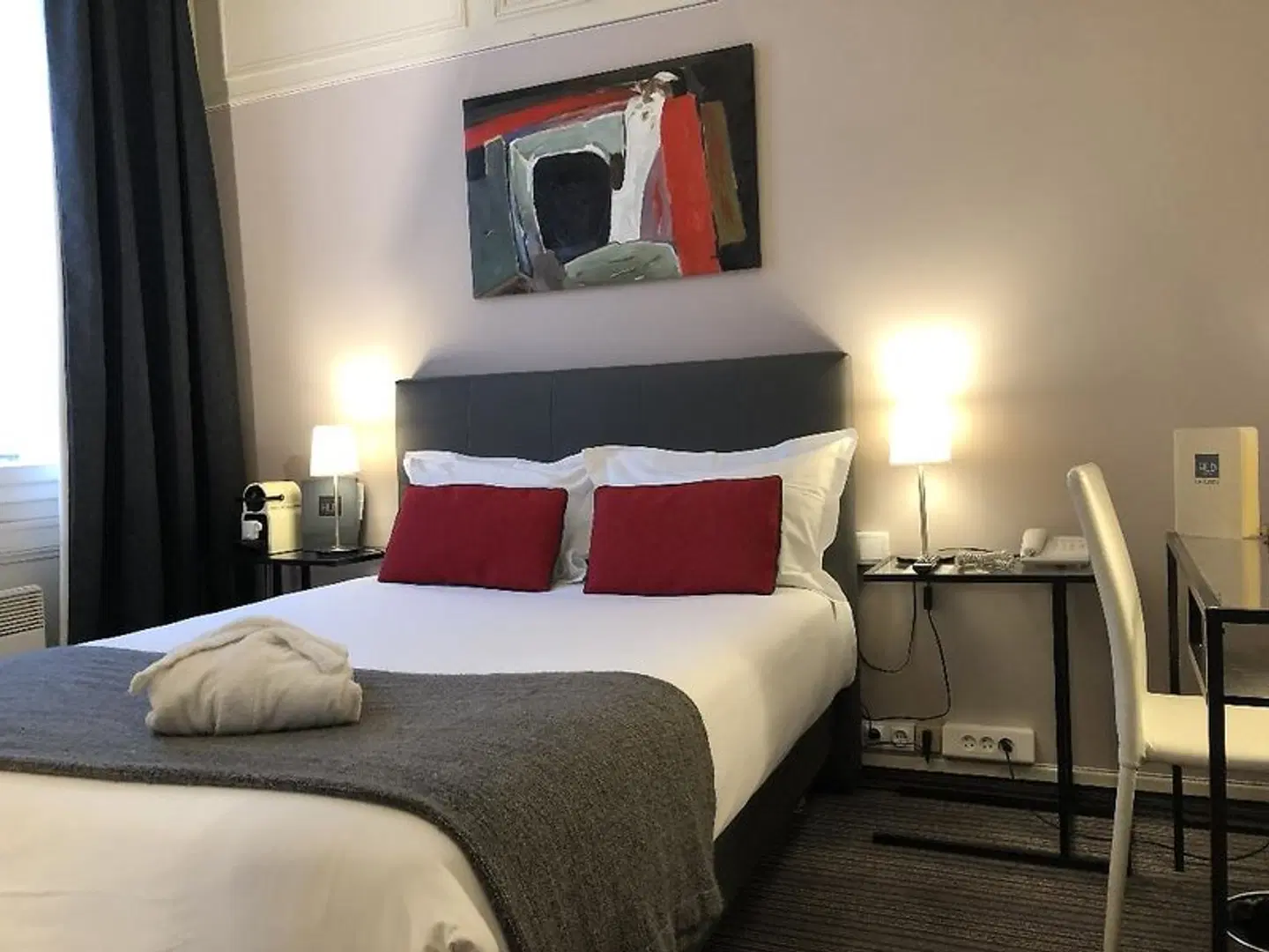 Le Dauphin ROOM_EXAMPLE