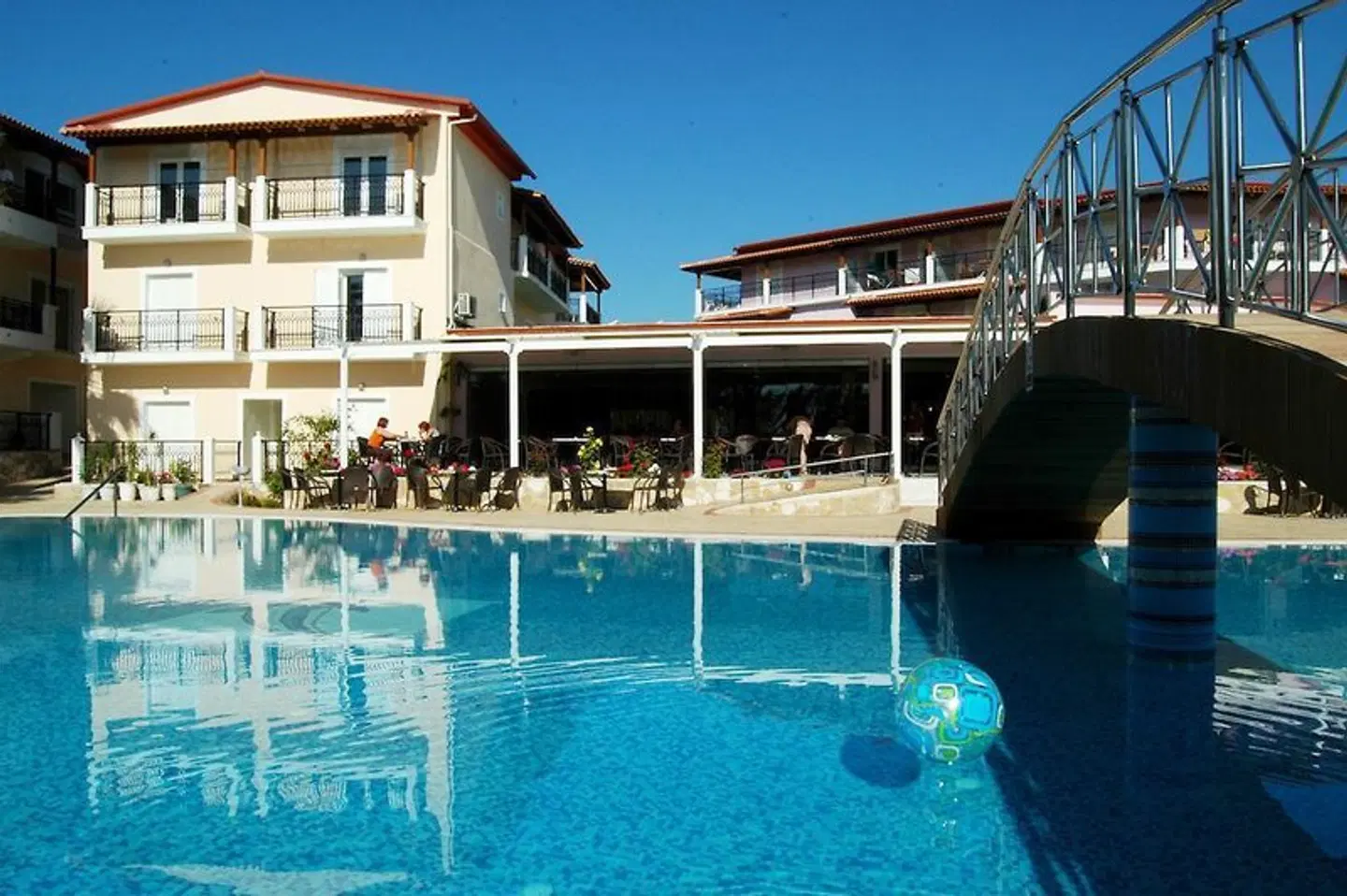 Majestic Hotel & Spa OUTDOOR_POOL