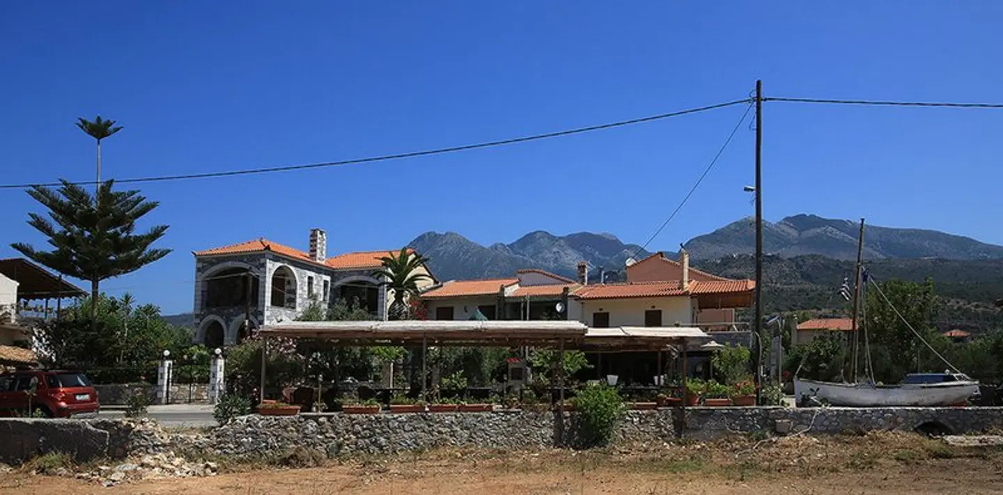 Xenios Apartments EXTERIOR