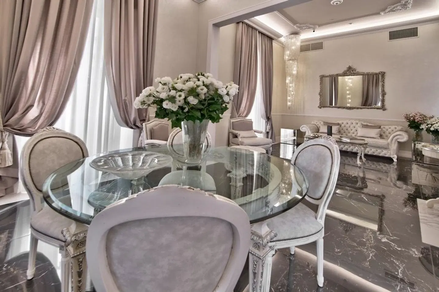 The Moon Boutique Hotel Restaurant