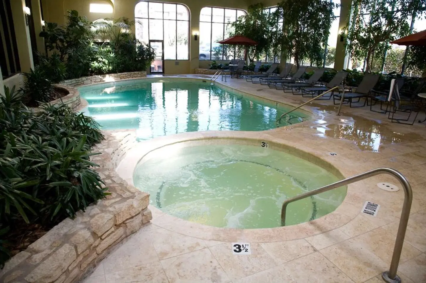 Embassy Suites by Hilton Austin Central Hallenbad