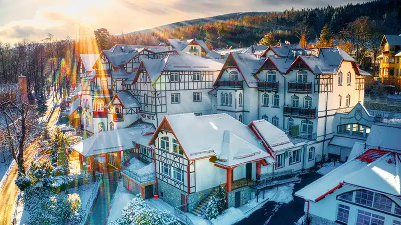 Park Hotel KUR & SPA Buczy'ski – Hotelfoto
