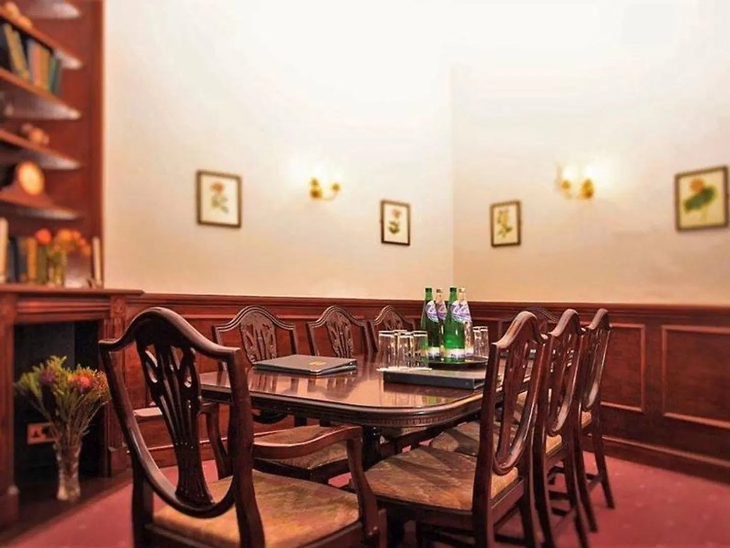 London Elizabeth Bar
