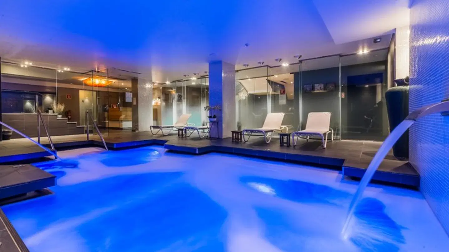 Grums Barcelona Hotel&Spa OUTDOOR_POOL