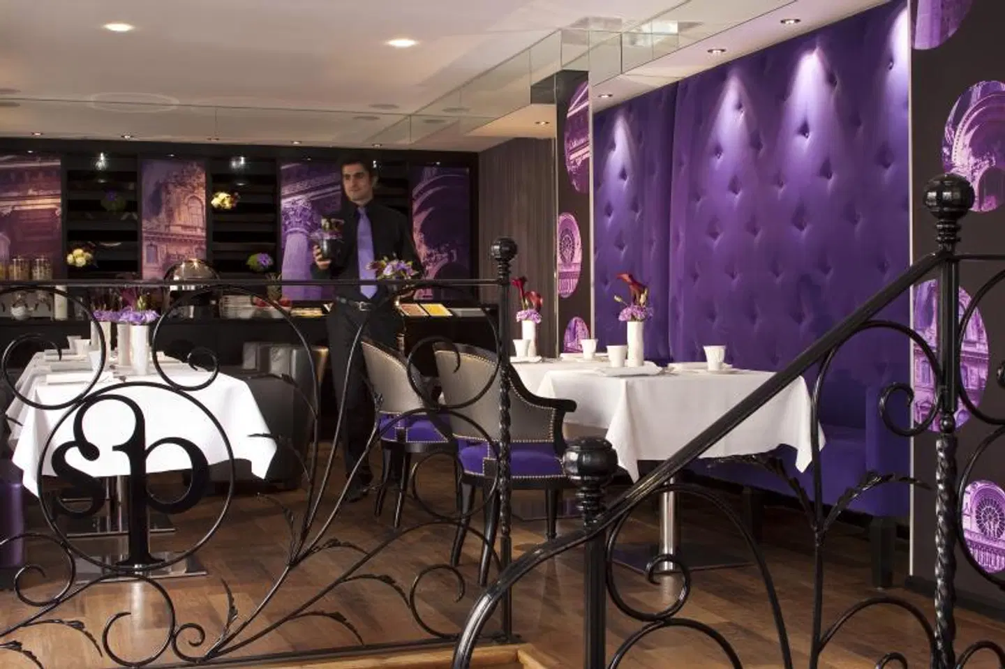 Secret De Paris Restaurant