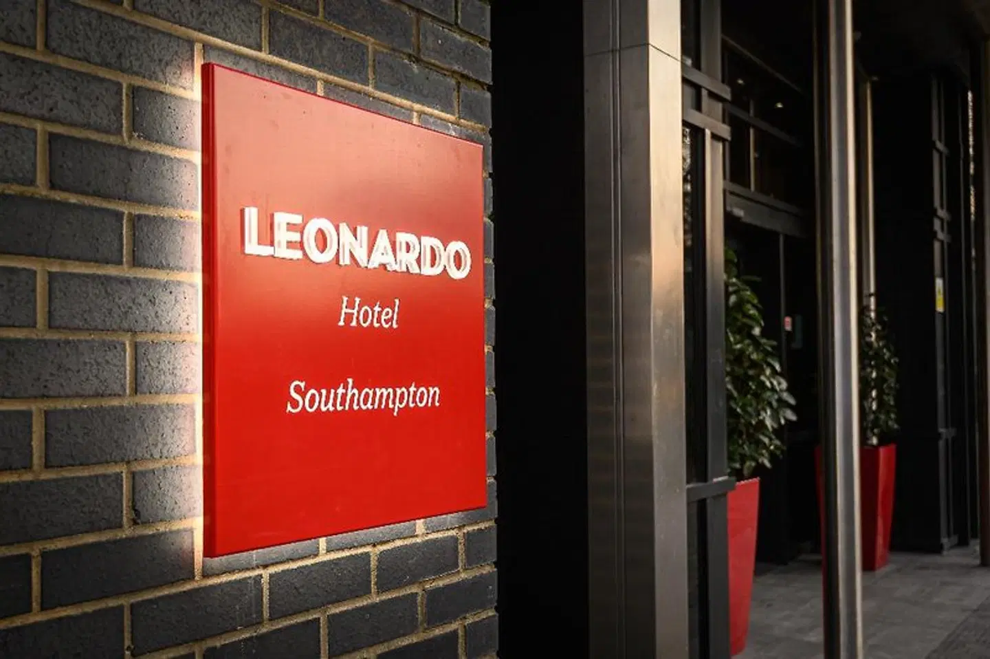 Leonardo Hotel Southampton EXTERIOR