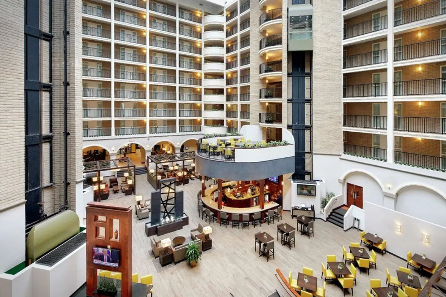 Embassy Suites by Hilton Dallas Park Central Area Terrasse