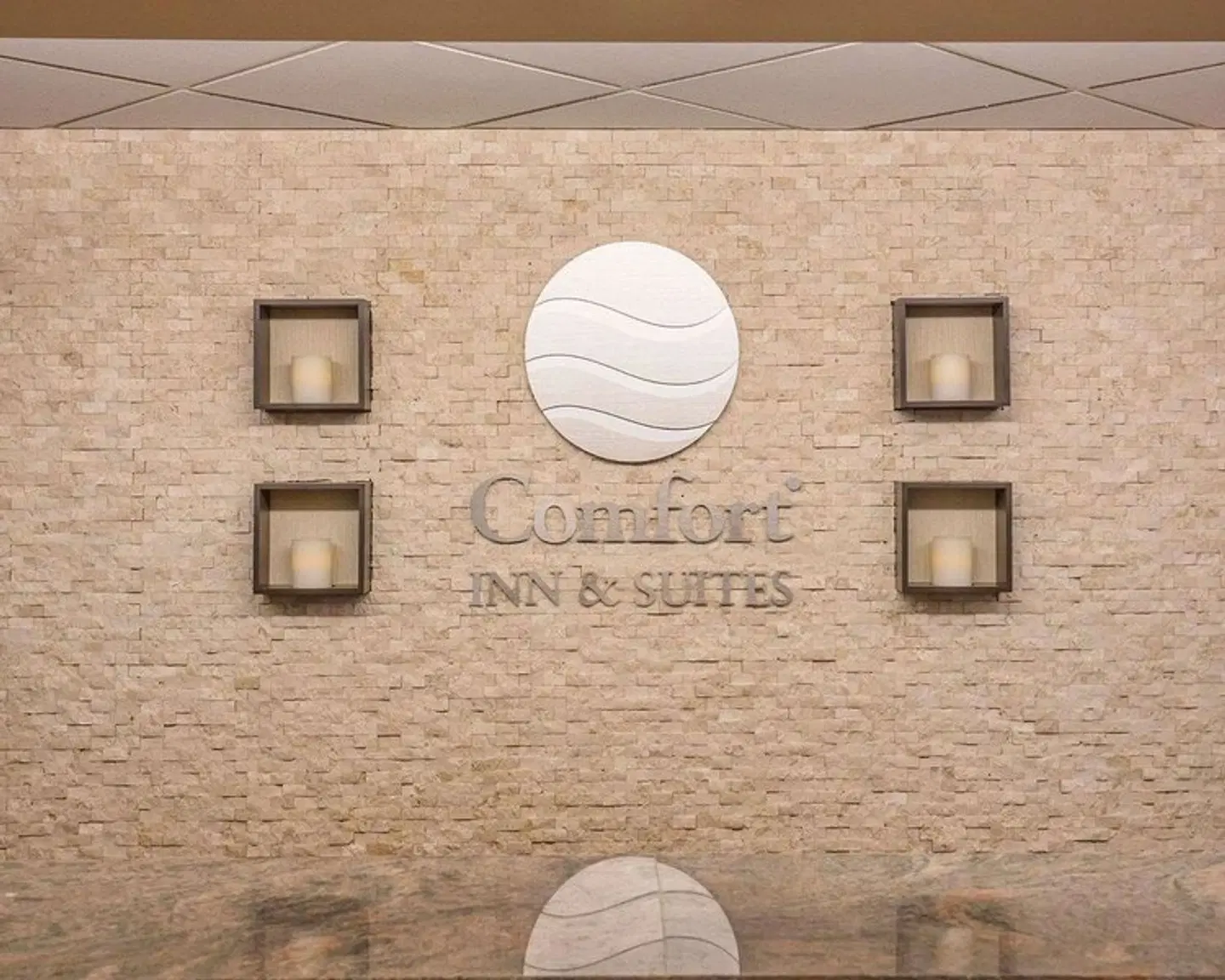 Comfort Inn & Suites University MODEL_IMPRESSION