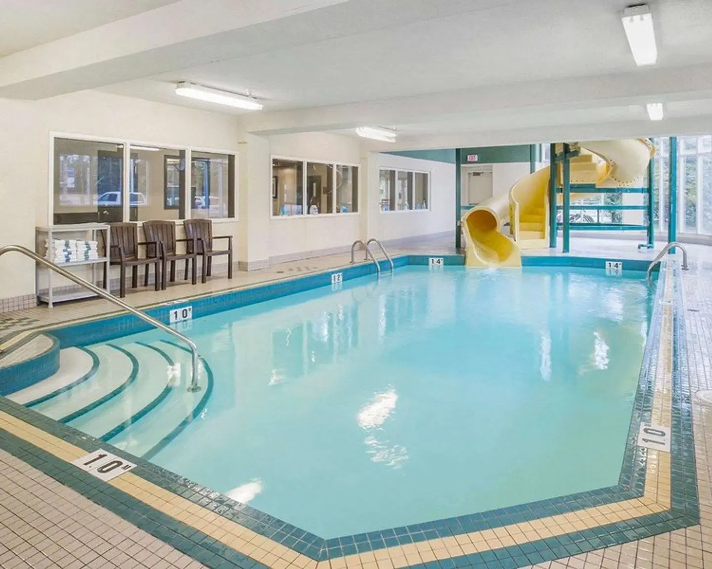 Comfort Inn & Suites University Hallenbad