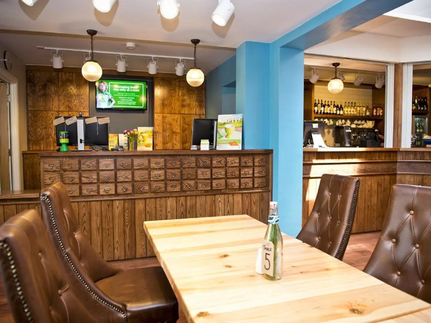 YHA Cambridge Bar