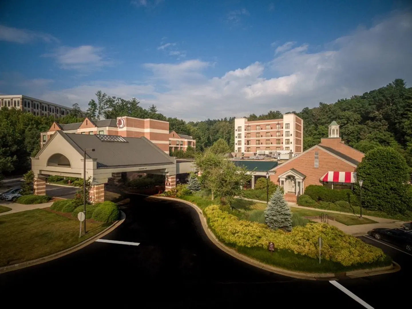DoubleTree by Hilton Biltmore/Asheville EXTERIOR