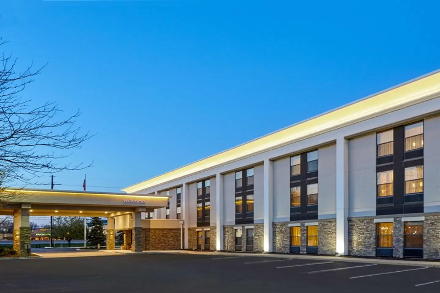 Hampton Inn Lafayette EXTERIOR
