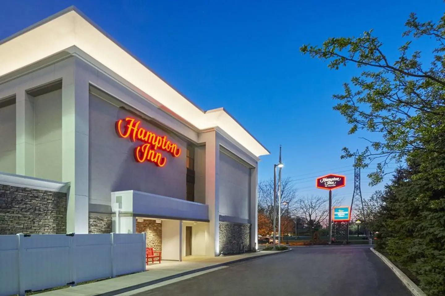 Hampton Inn Lafayette EXTERIOR