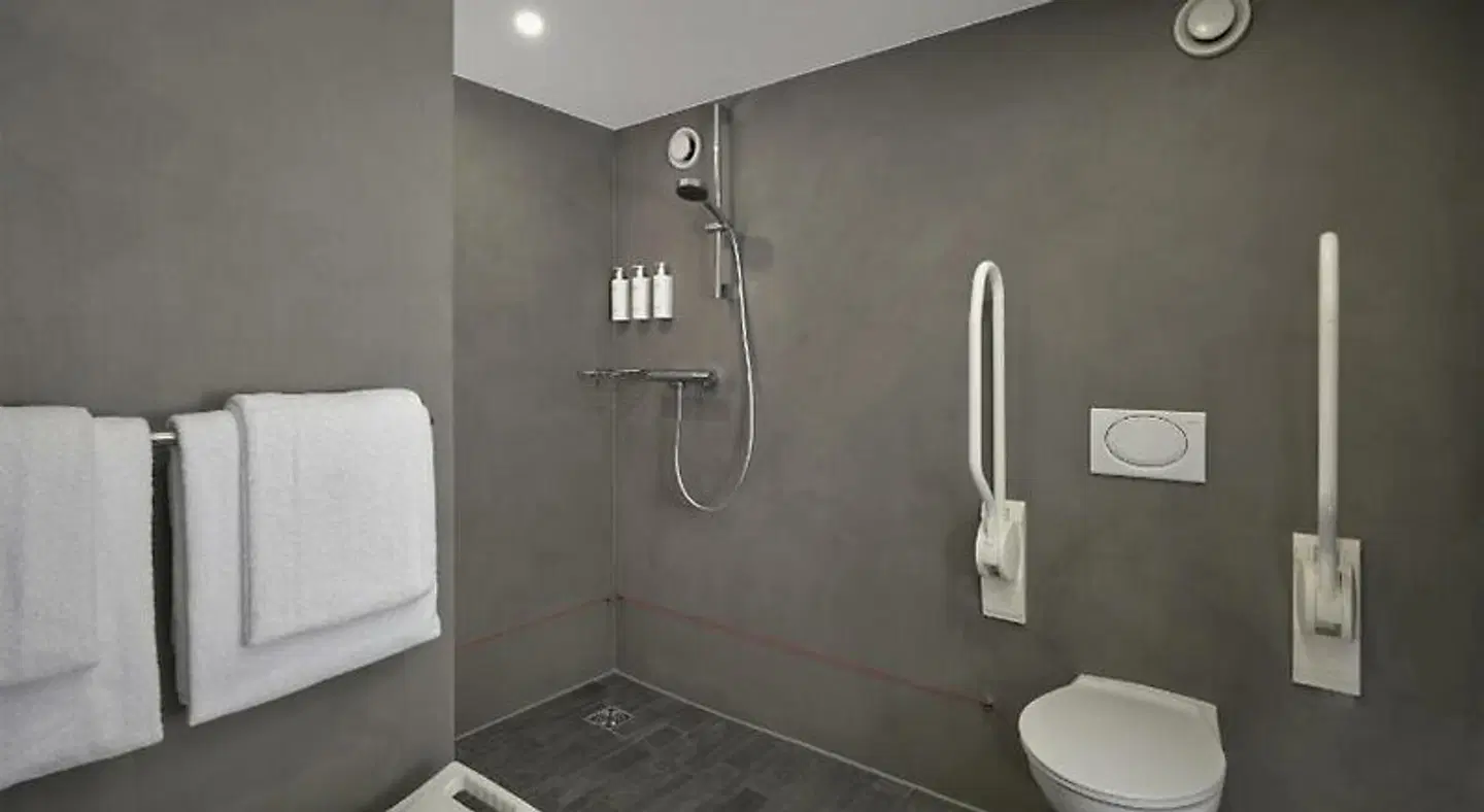 Park Plaza Amsterdam Airport Badezimmer