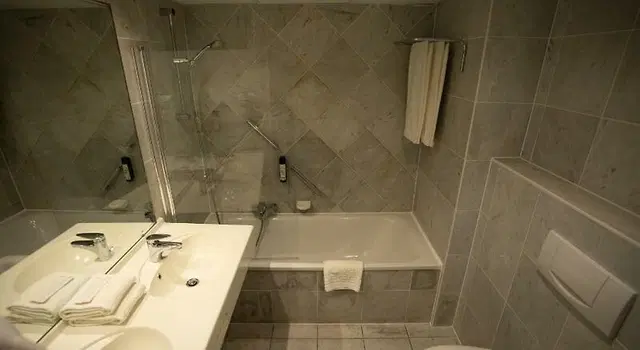 Bedford Hotel & Congress Centre Badezimmer