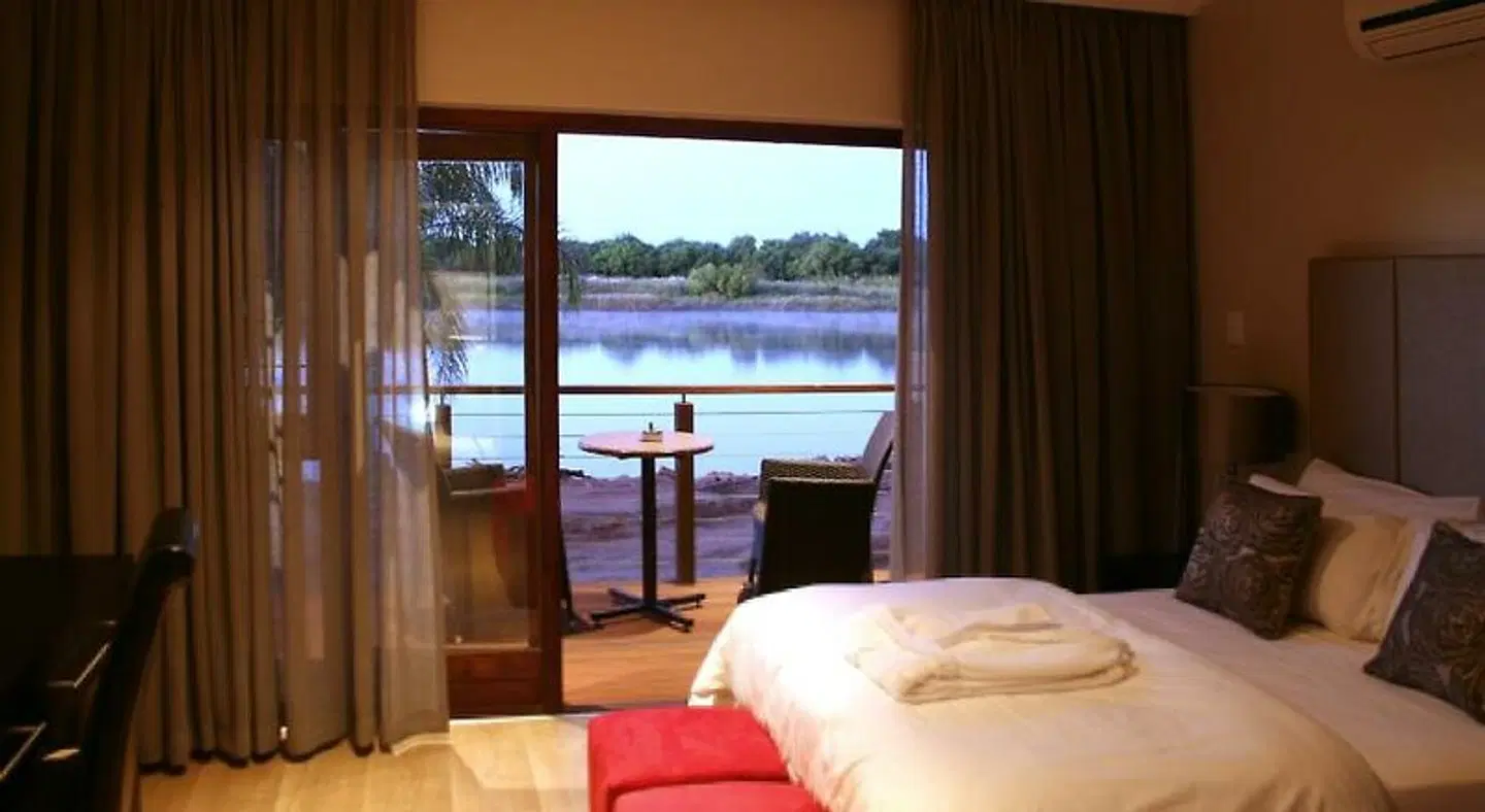 River Place Manor ROOM_EXAMPLE