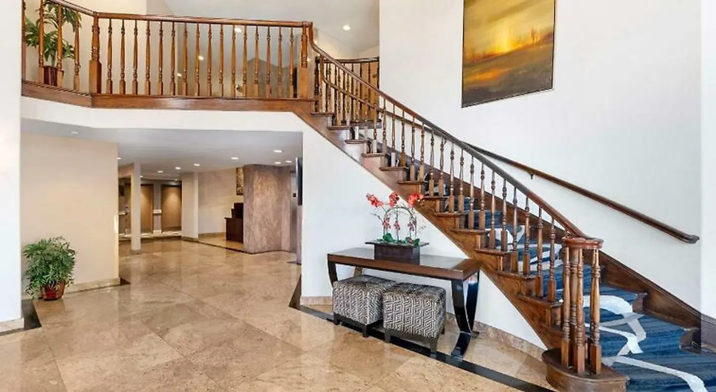 Best Western Plus Newport Mesa Inn LOUNGE_LOBBY