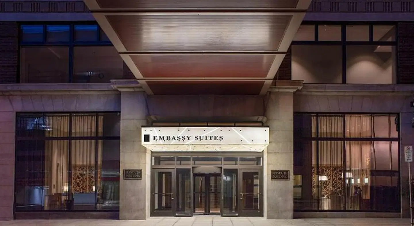 Embassy Suites by Hilton Minneapolis Downtown Hotel EXTERIOR