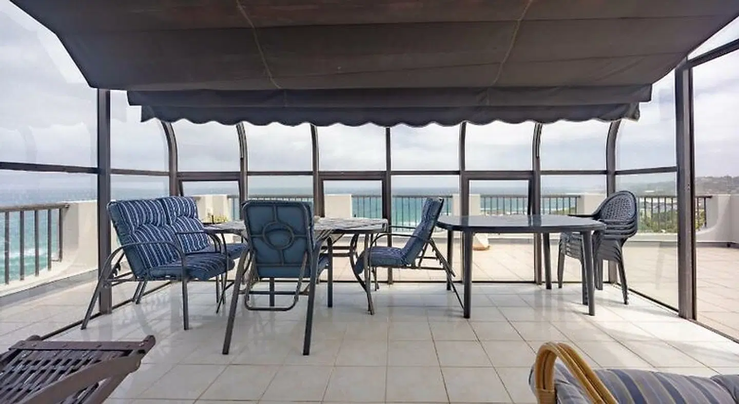 Beachcomber Bay Guest House Terrasse