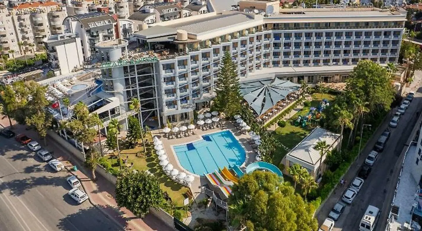Grand Kaptan EXTERIOR