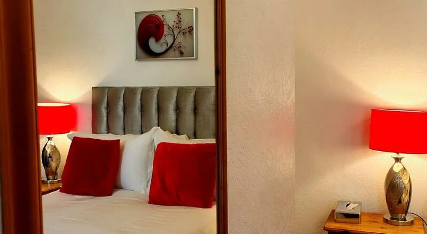 Pinewood House ROOM_EXAMPLE