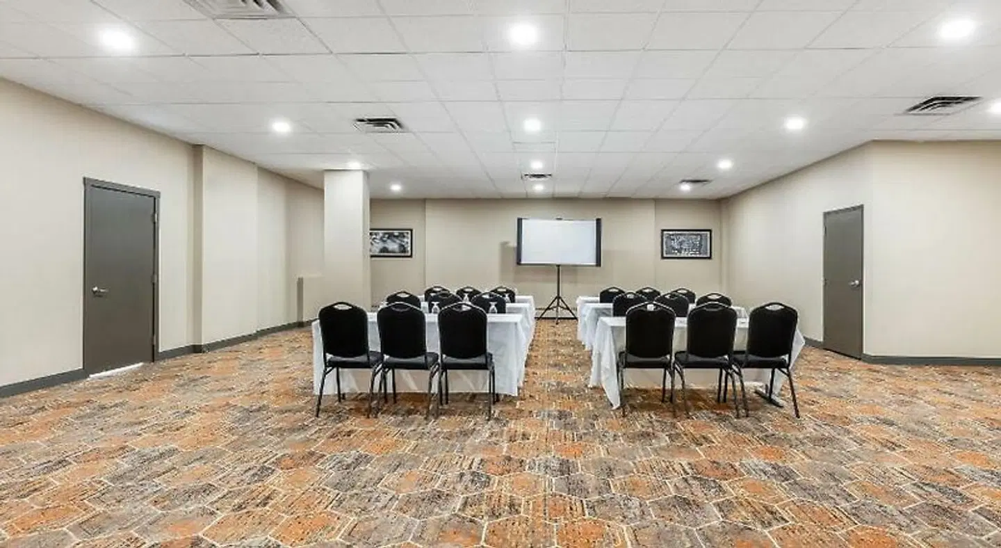 Days Inn by Wyndham Airdrie Konferenz