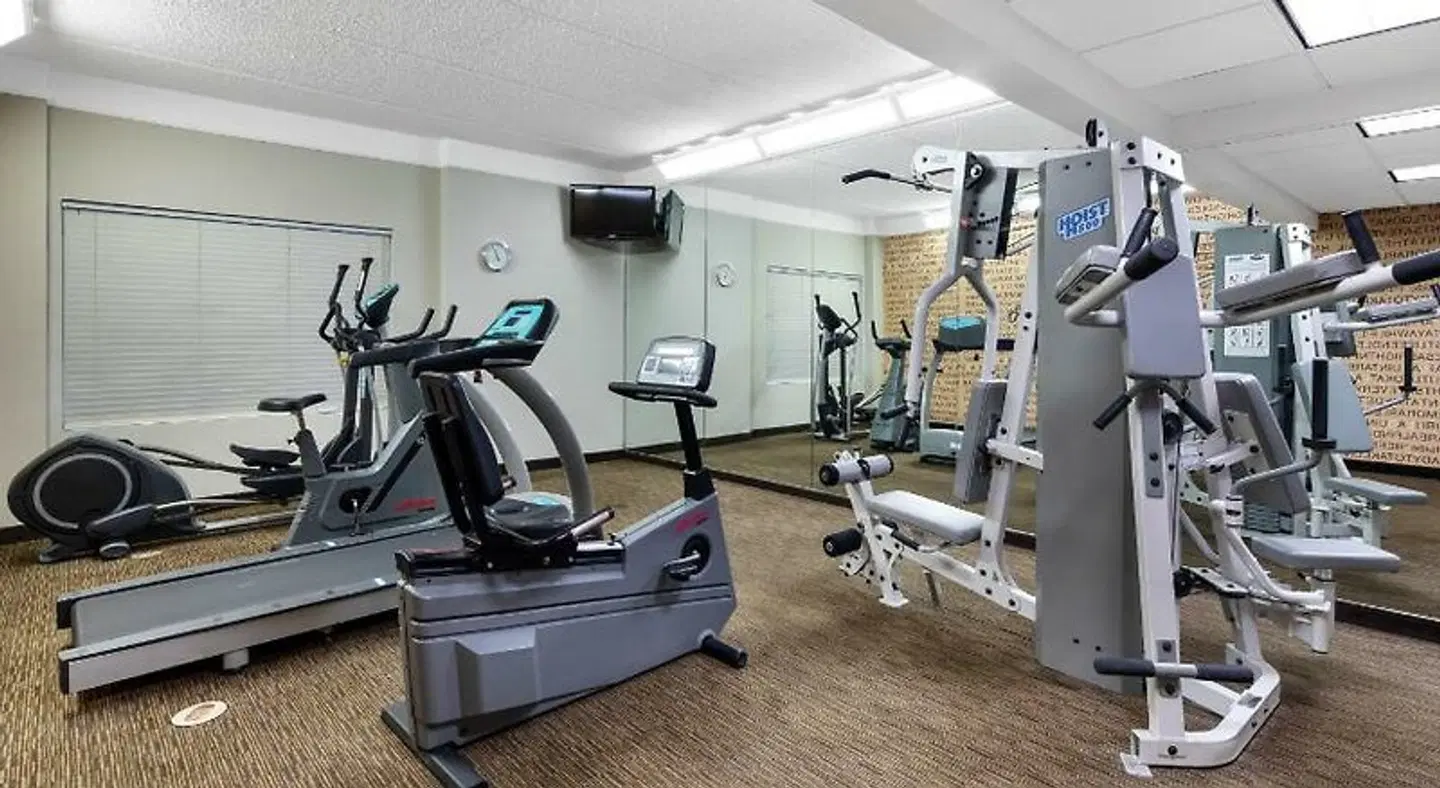 La Quinta Inn & Suites by Wyndham Greenville Haywood SPORTS_AND_LEISURE
